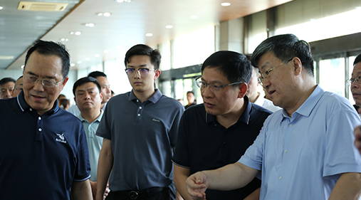 【新乡网】新乡市领导调研振动草莓视频黄色片产业链及企业上市工作